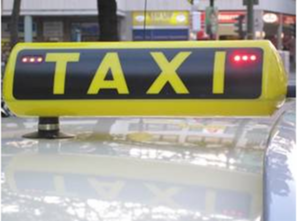 Taxi-Fahrt: Das bedeutet die rote Lampe im Taxi-Schild 