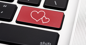 Online-Dating: So umgeht man bei der Partnersuche die „Liebesfallen“