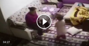 Facebook-Video: Frau misshandelt ein Kind!
