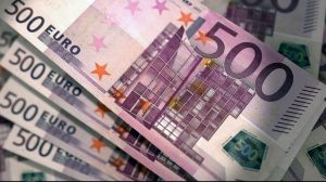 Hamburgerin findet 20.000 Euro – Finderlohn: 300 Euro