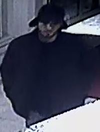 Mann vor Einkaufszentrum mit Messer angegriffen (ZDDK24)