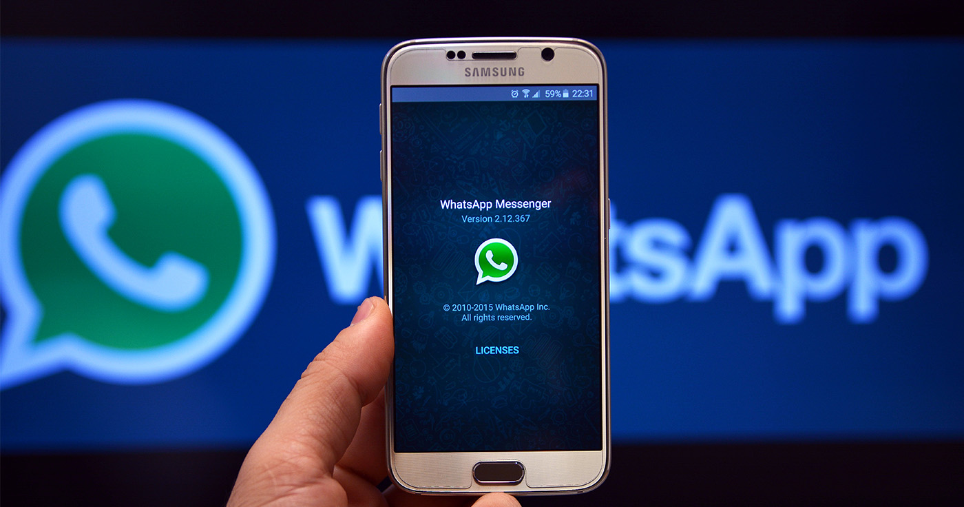 WhatsApp: mit Hotline gegen Falschinformationen. / Artikelbild: emasali stock - Shutterstock.com