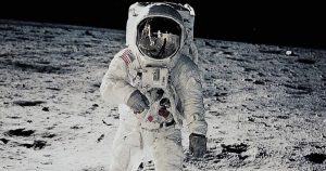 Warum glauben eigentlich so viele Menschen, dass die Mondlandung ein Fake war?