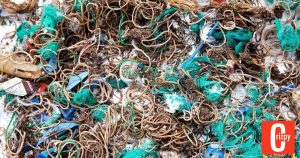 Rätselhaftes Plastik: Tausende Gummibänder angeschwemmt