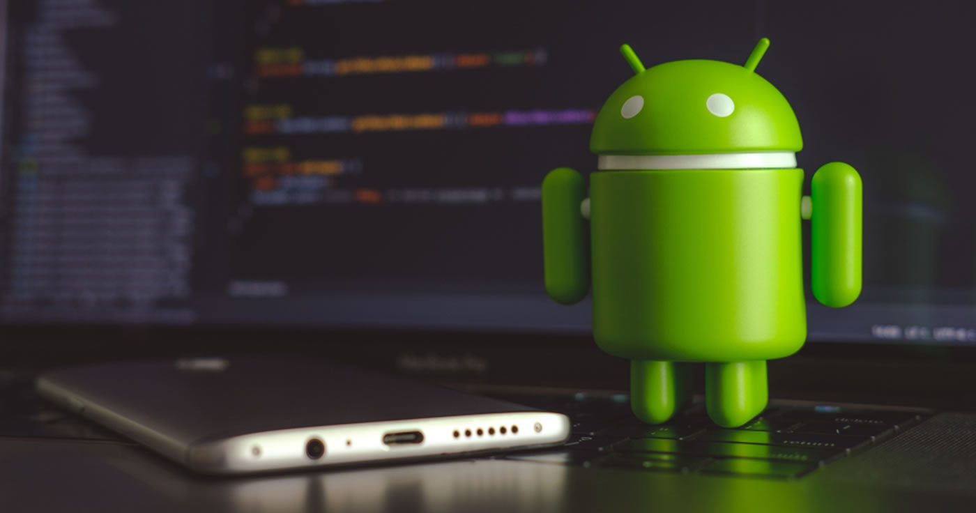 Android-Trojaner: Malware installiert Apps und schreibt Fake-Bewertungen