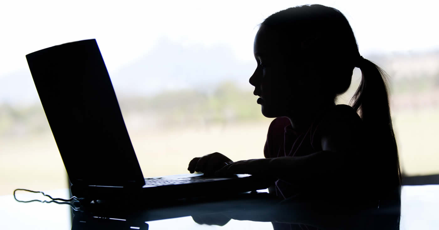 Nicht hilflos: Wie Eltern ihre Kinder gegen Cybermobbing schützen können