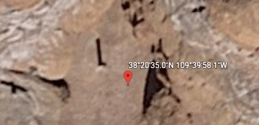 Der Monolith auf Google Earth