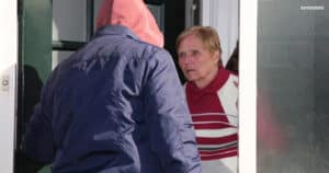 Haustür-Betrug über Monate: 81-Jährige verliert fast 35.000 Euro