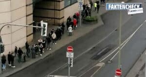 The mega-long queue in front of the City Galerie Siegen (fact check)