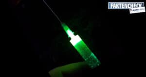 The green glowing corona vaccine (fact check)
