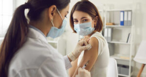 Nein, geimpfte Personen werden nicht auf „Ungeimpft“ umgestellt
