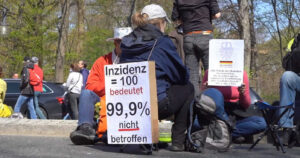 Police break up demonstration by Corona critics in Berlin