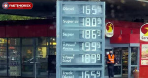 Die Tankstellen-Anzeigetafel mit hohen Spritpreisen