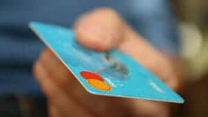 EC-Kartendiebstahl: Trotz Sperrung können Diebe noch mehrere Stunden Geld abheben