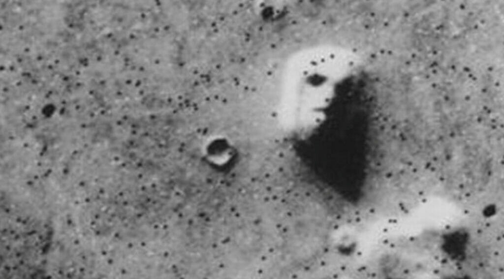 Aufnahme einer Felsstruktur im Mars-Hochland Cydonia Mensae (Viking 1, 1976), Bildquelle: NASA/JPL
