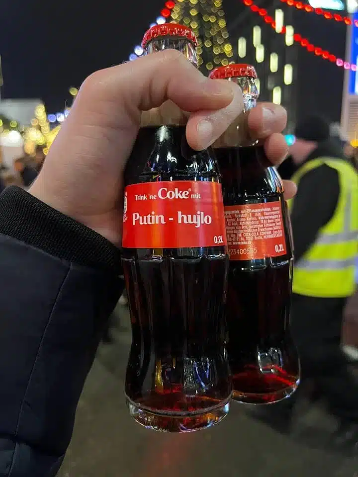 Putin Huilo - Foto der Coke-Flasche