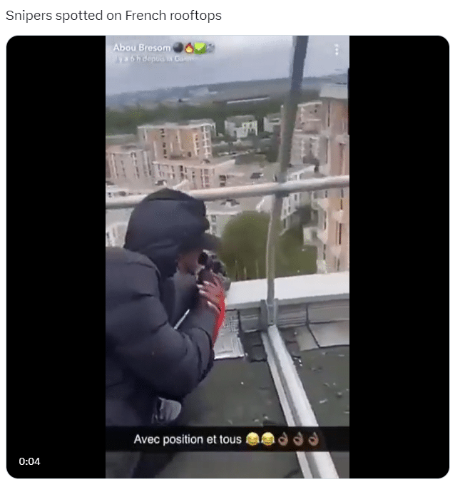 Drittes Bild: Der Scharfschütze auf dem Dach in Frankreich