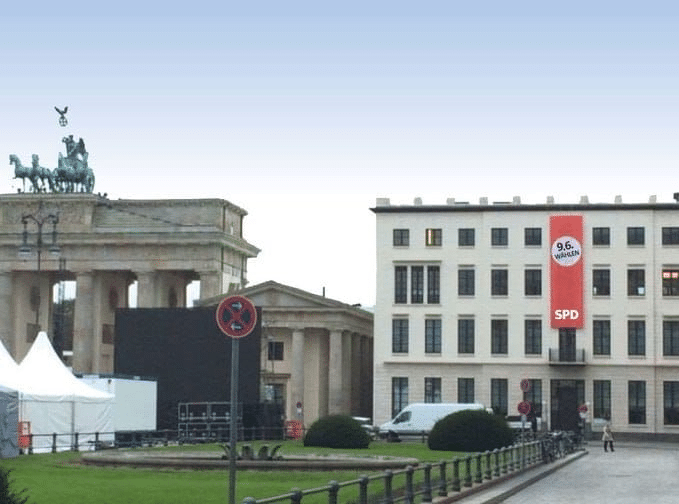 Nutzt die SPD Wahlbanner im Nazi-Stil? Die Wahrheit hinter dem Bild – mimikama.org Screenshot des fraglichen Fotos (hier archiviert)