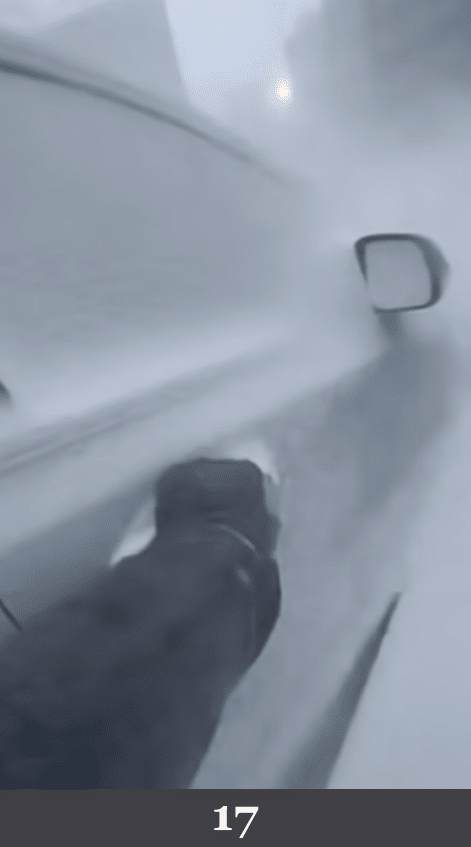 Nahaufnahme eines verschneiten Fahrzeugs mit gleichmäßiger Schneeschicht. Beschreibung: Die Schneedecke liegt homogen auf der Karosserie, Übergänge sind weich ohne sichtbare Materialreaktion. Könnte das real sein? Nein. Die Oberfläche zeigt typische KI-Glättung; physikalische Verdichtung, Abrutschungen oder Schmelzspuren fehlen.