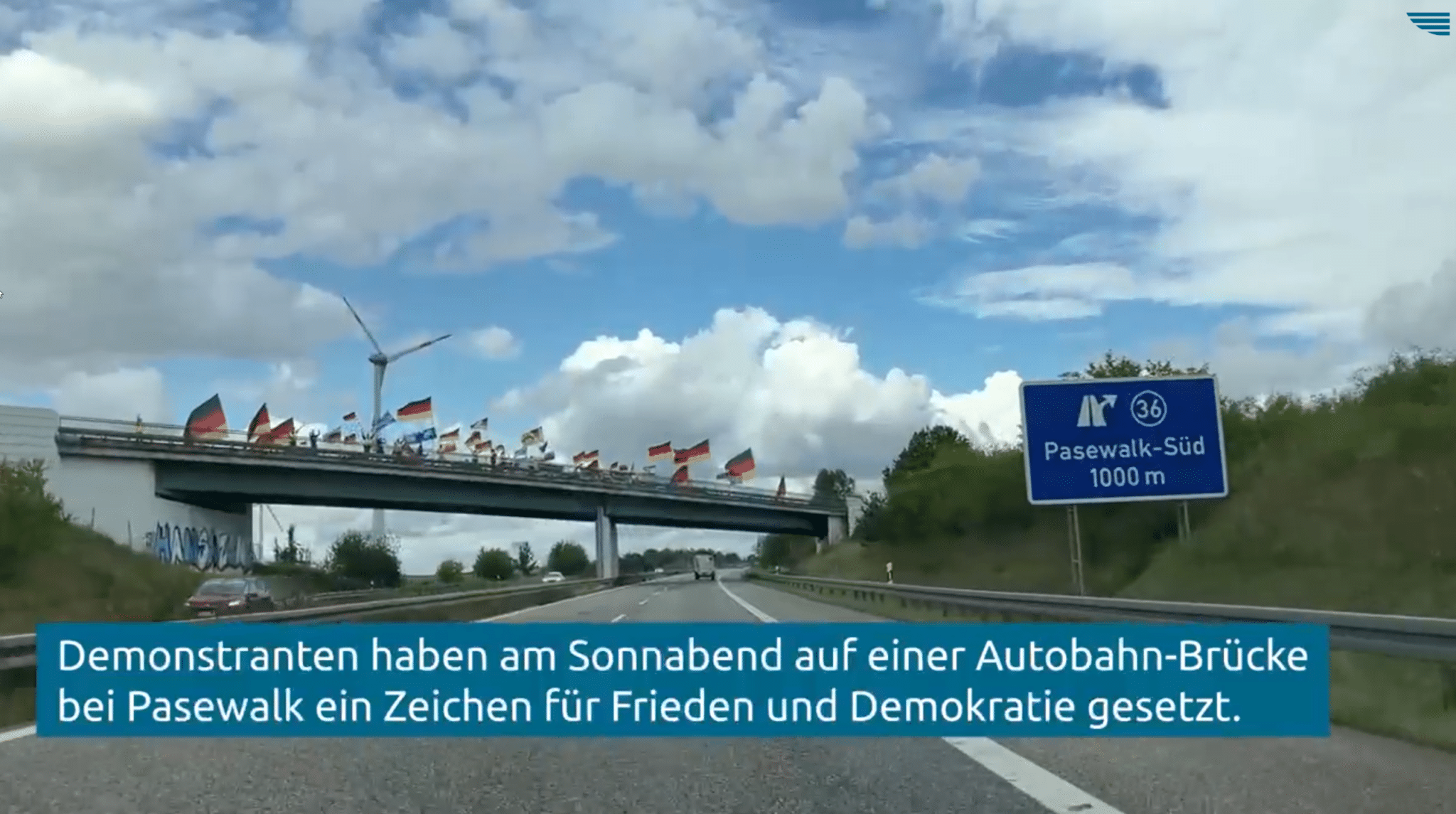 Standbild aus dem Nordkurier-Video von 2025: dieselbe Brücke bei Tageslicht und blauem Himmel